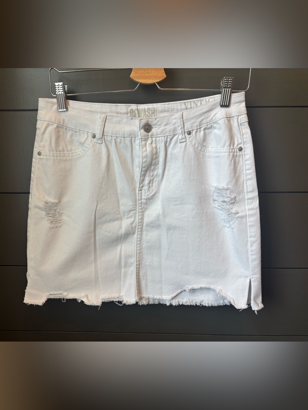 Rewash vintage reunion size 7–28. White Distressed Denim Mini Skirt Junior - EUC